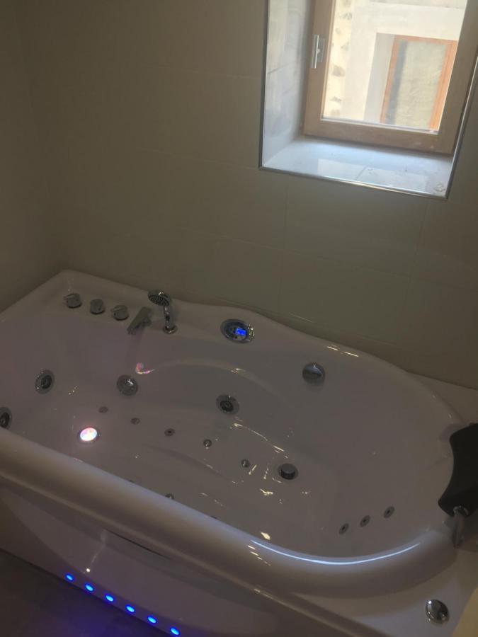 Chambres D'Hotes La Voute Volonne Ngoại thất bức ảnh